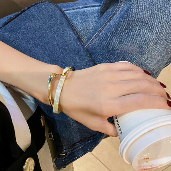 Metal White Shellfish Plate Bracelet For Women Opening Adjustable 2 Layers Design Llight Luxury Female Fashion Jewelry Gifts - Image 3